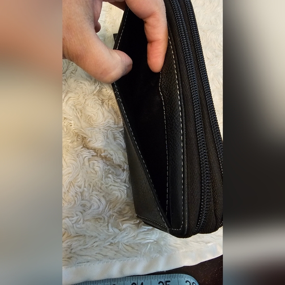 Black Soft pebbled leather Double Zip Around Wallet New without Tags - Picture 9 of 12